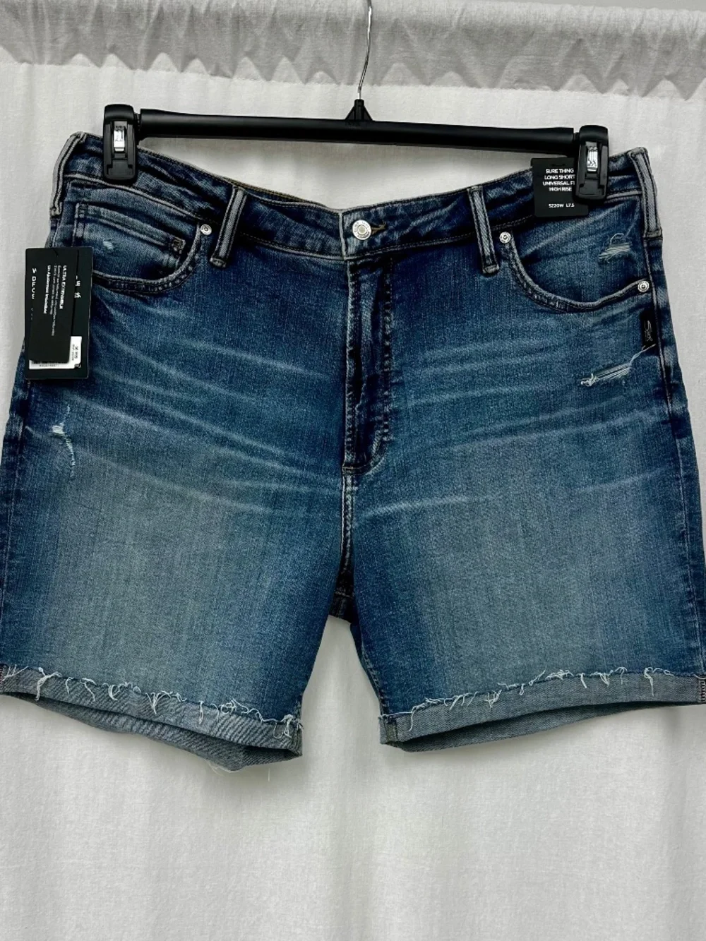 NWT Silver Jeans Sure Thing Long Shorts 20W High Rise 7.5